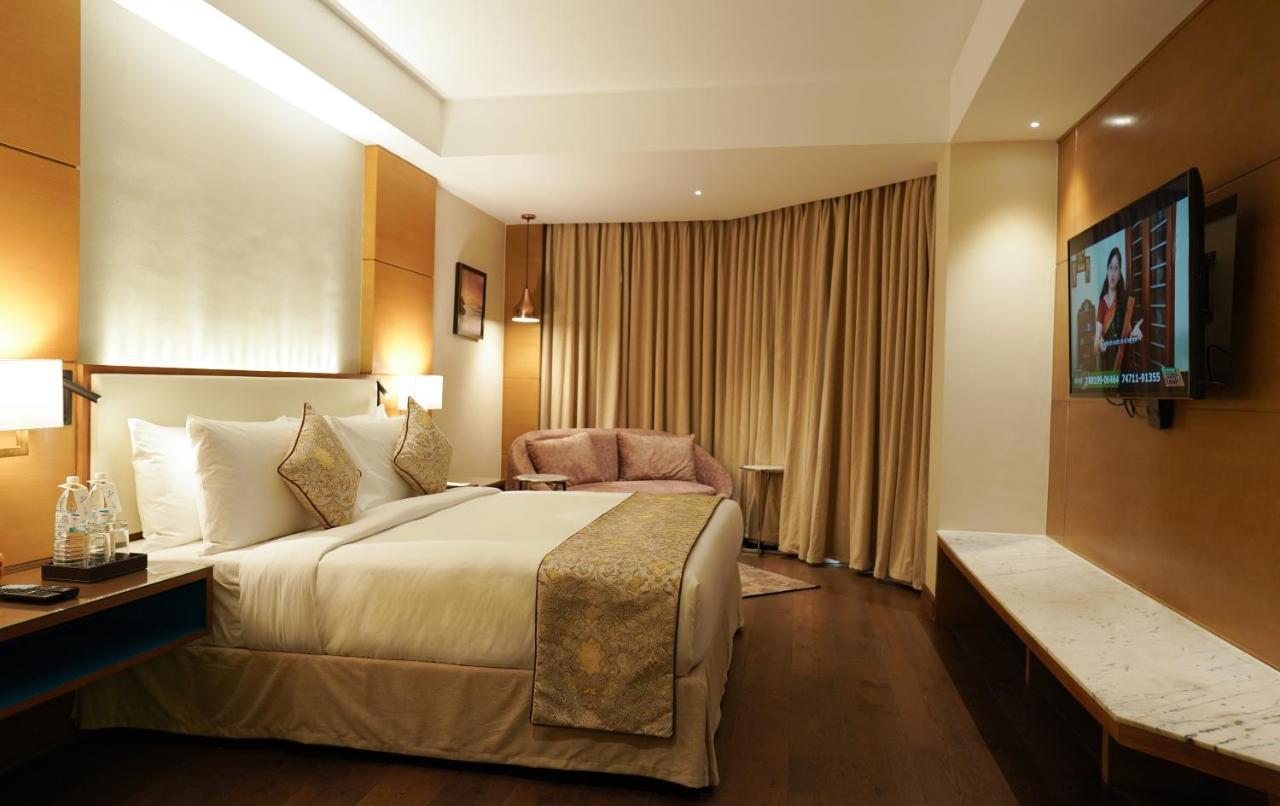 Gokulam Grand Trivandrum Thiruvananthapuram Buitenkant foto