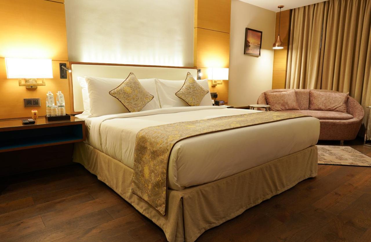 Gokulam Grand Trivandrum Thiruvananthapuram Buitenkant foto