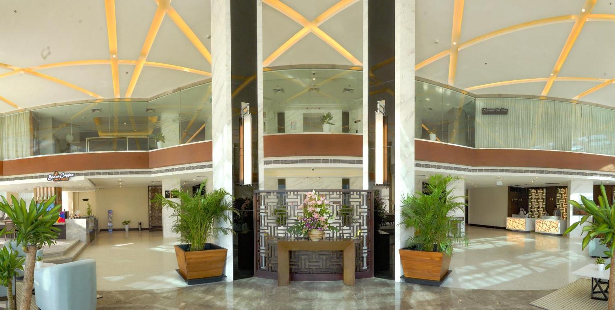 Gokulam Grand Trivandrum Thiruvananthapuram Buitenkant foto